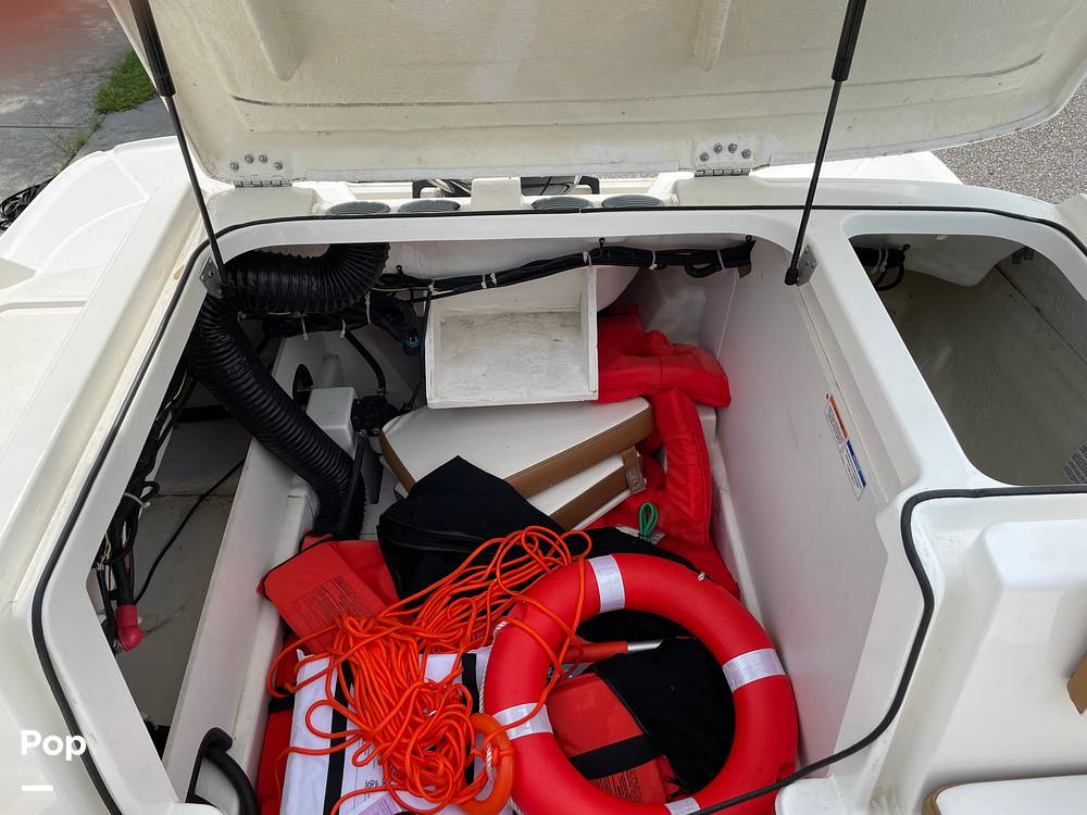 Slide: The Image of Bayliner VR6 2022 - 15512277