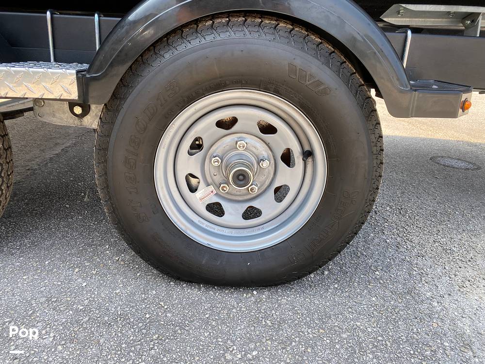 Slide: The Image of Bayliner Vr6 2023 - 15485567