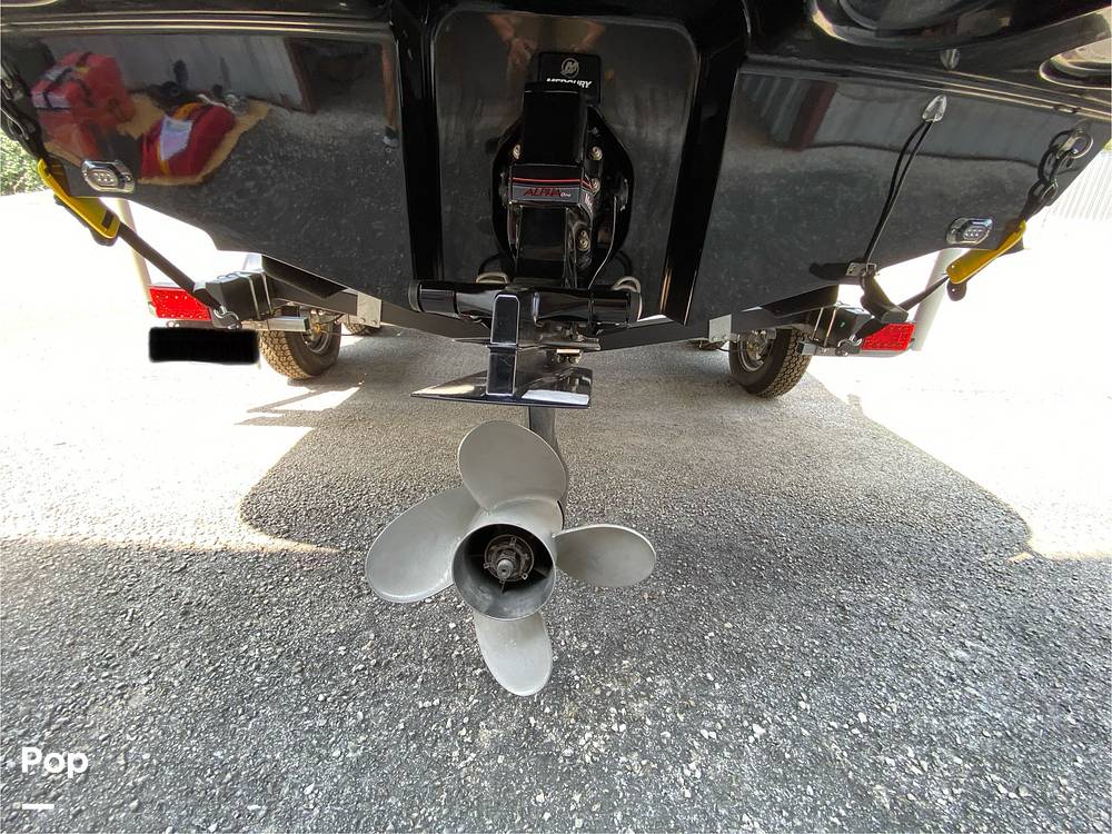 Slide: The Image of Bayliner Vr6 2023 - 15485569