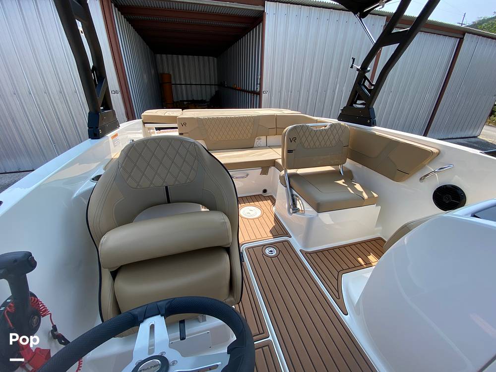 Slide: The Image of Bayliner Vr6 2023 - 15485583