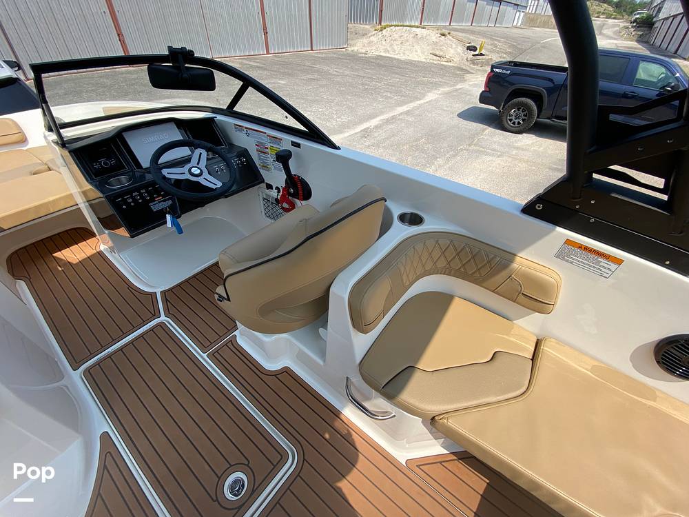 Slide: The Image of Bayliner Vr6 2023 - 15485586