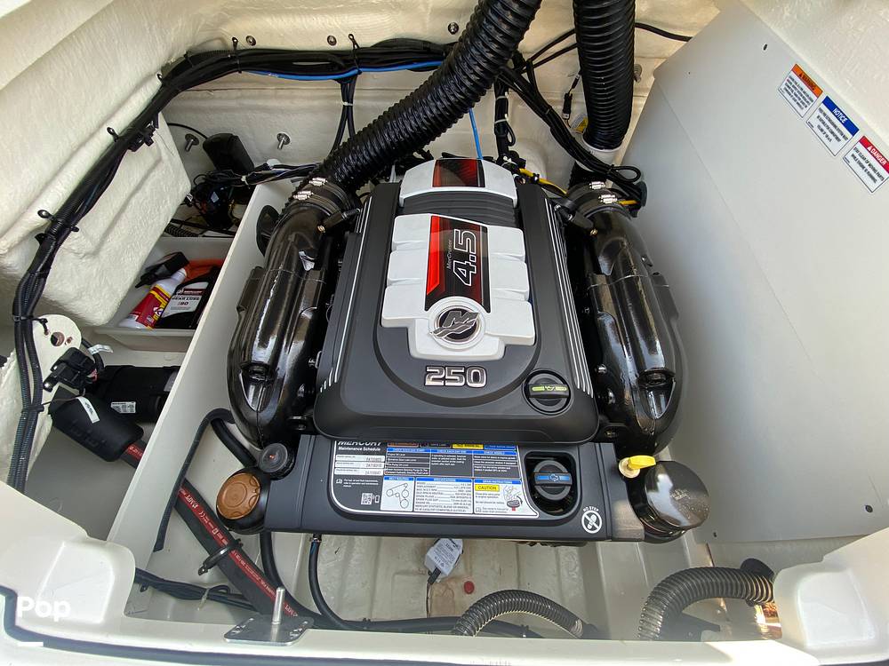 Slide: The Image of Bayliner Vr6 2023 - 15485588