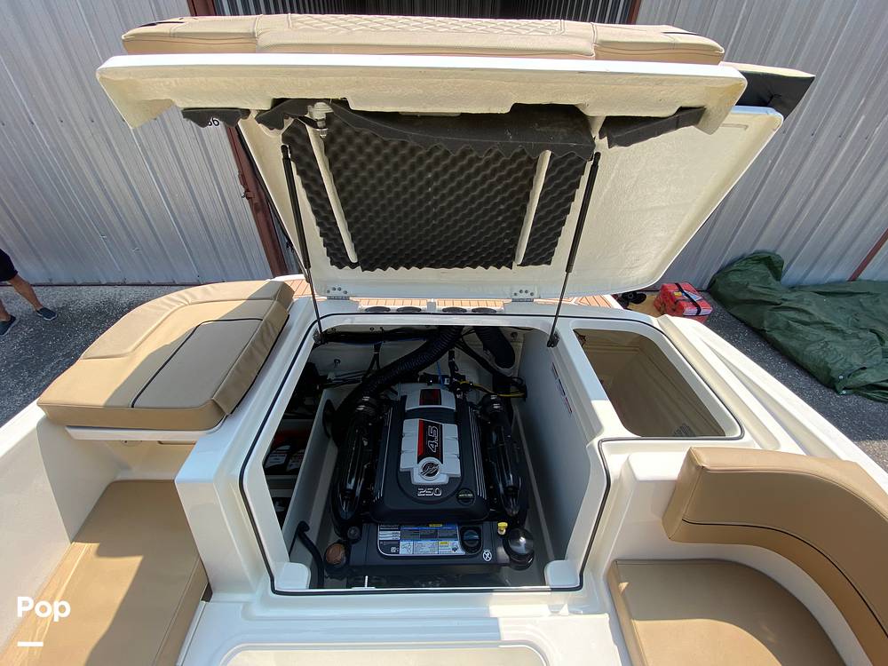 Slide: The Image of Bayliner Vr6 2023 - 15485589