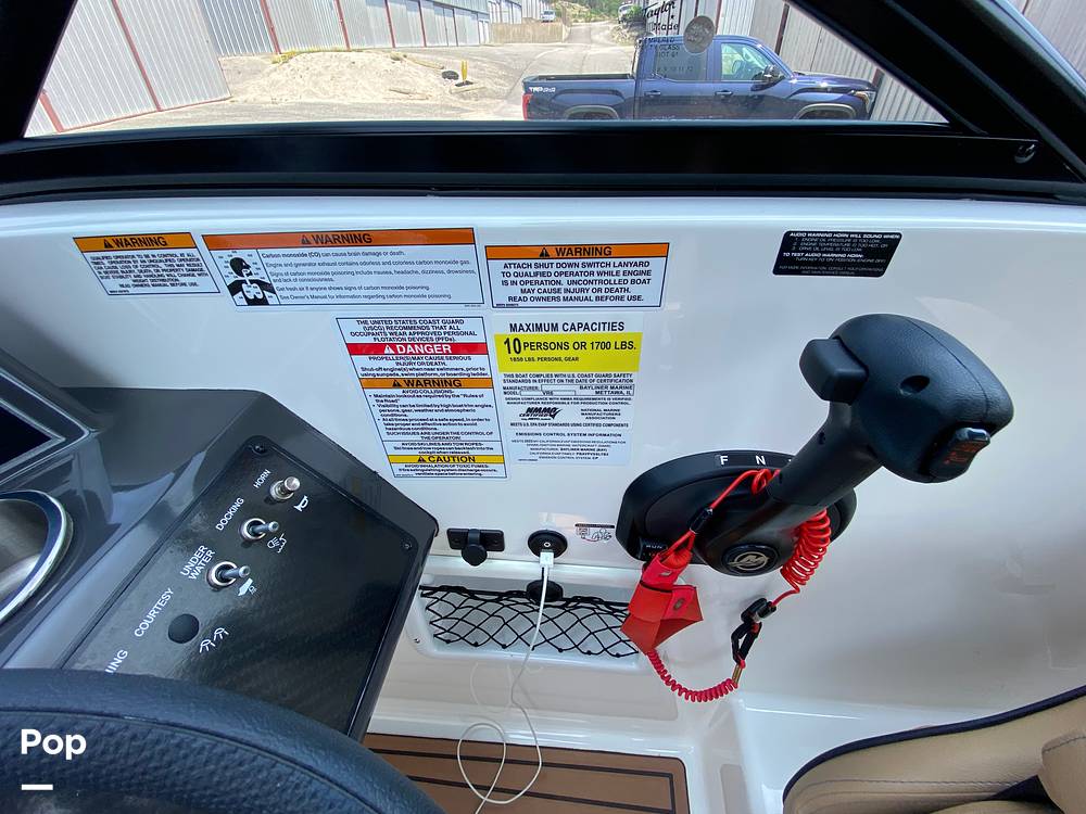 Slide: The Image of Bayliner Vr6 2023 - 15485593