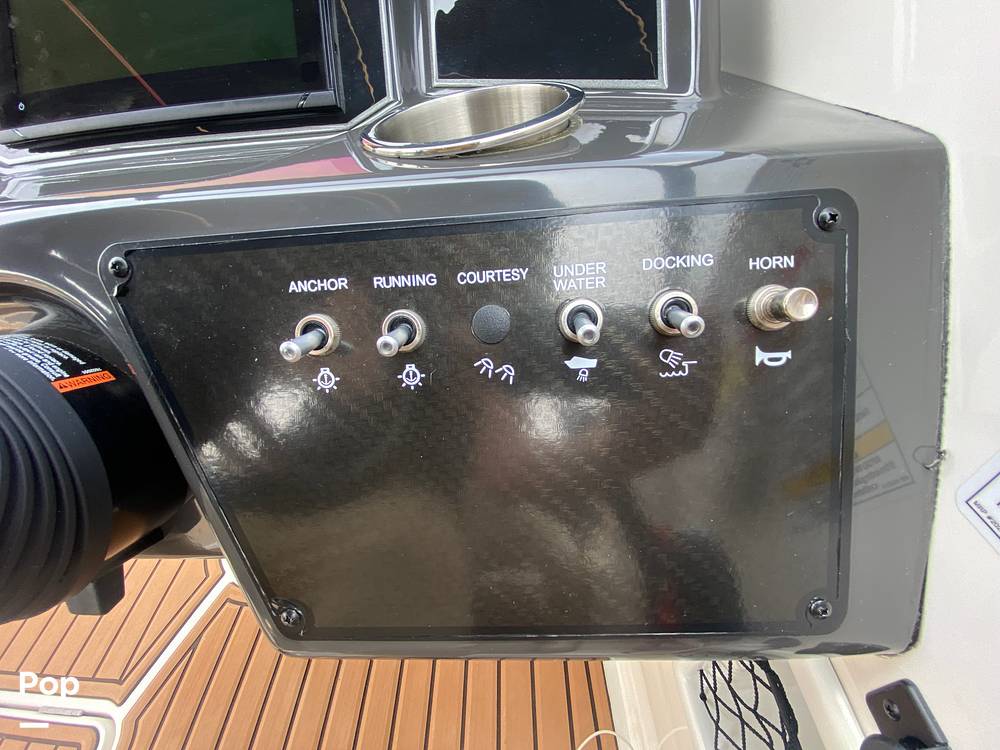 Slide: The Image of Bayliner Vr6 2023 - 15485599