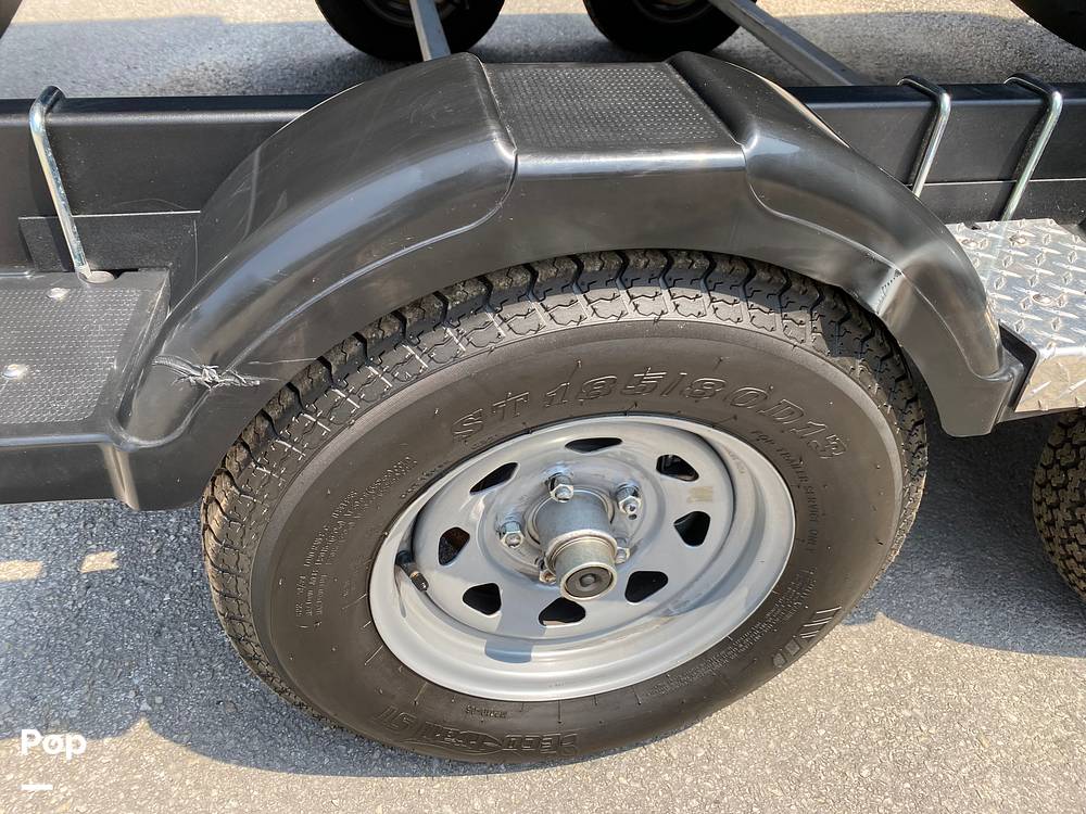 Slide: The Image of Bayliner Vr6 2023 - 15485616