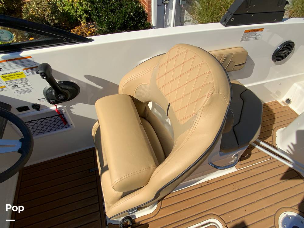 Slide: The Image of Bayliner VR6 2023 - 14903621