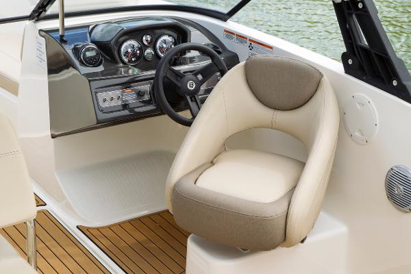 Slide: The Image of Bayliner VR6 2024 - 6