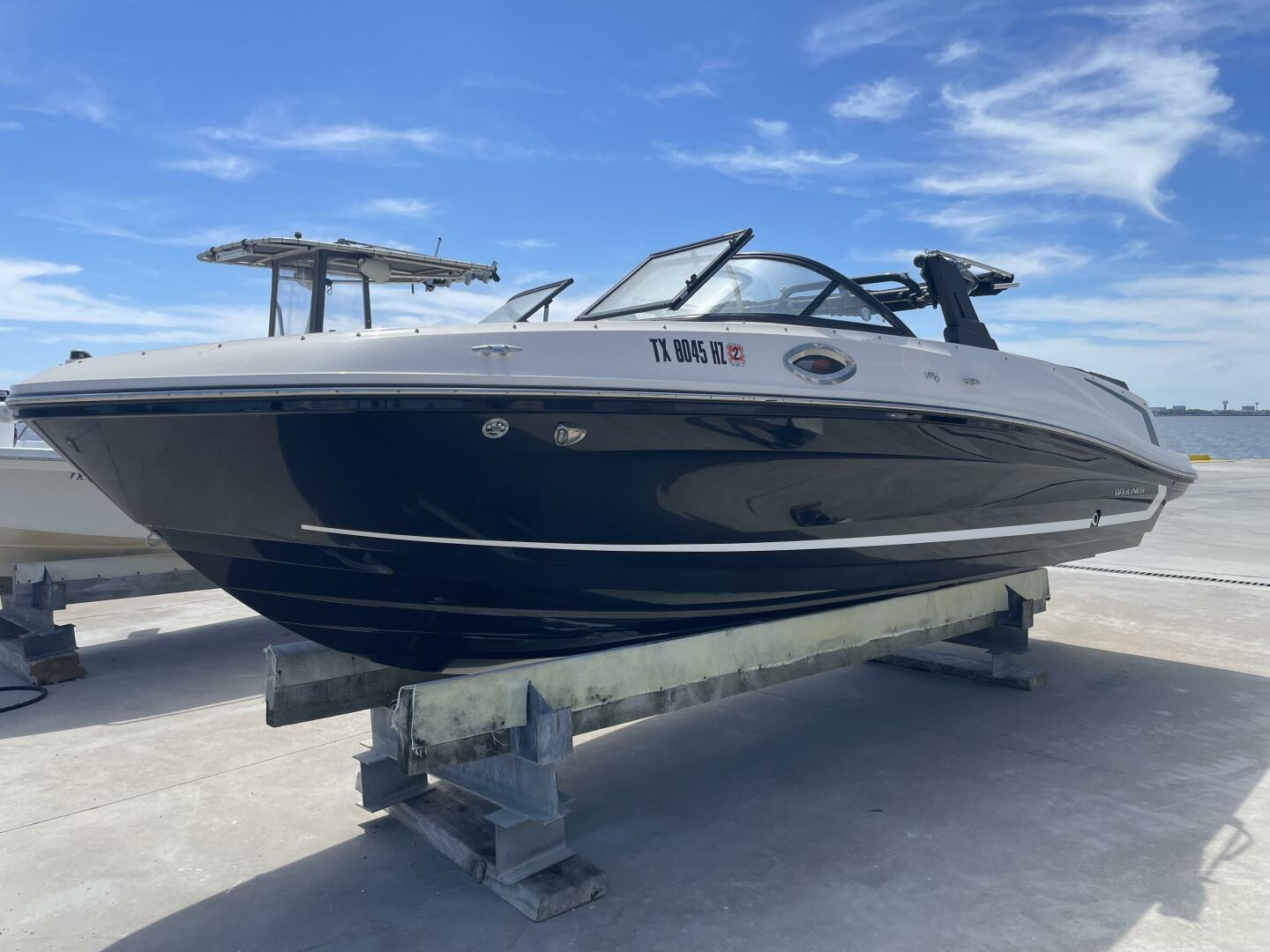 Slide: The Image of Bayliner VR6 Bowrider 2020 - 5118624