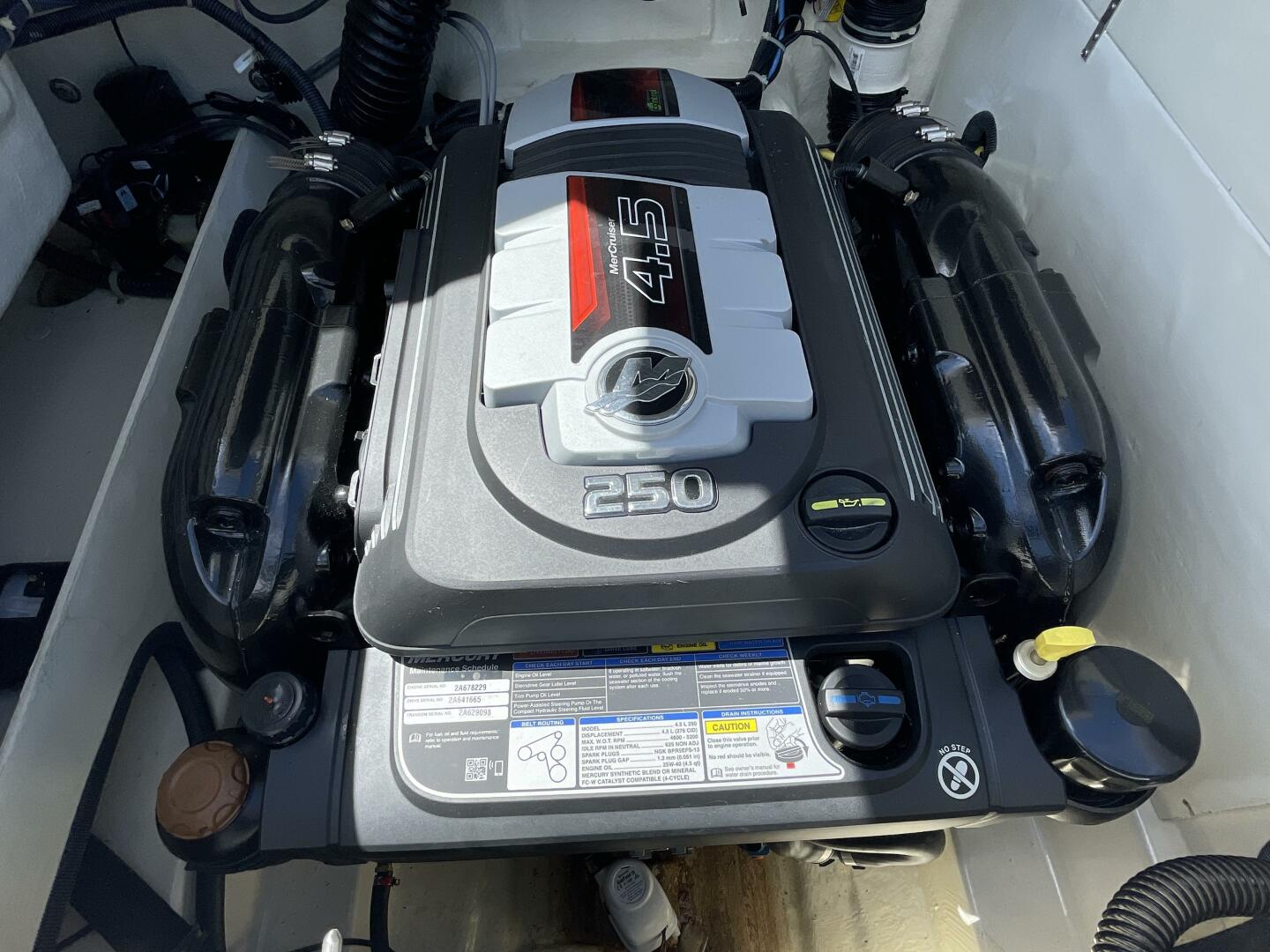 Slide: The Image of Bayliner VR6 Bowrider 2020 - 5118625