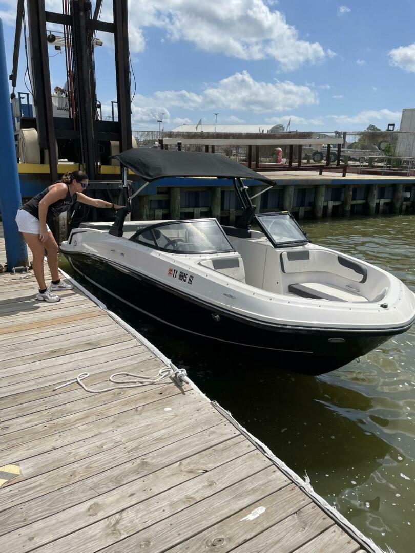 Slide: The Image of Bayliner VR6 Bowrider 2020 - 5118627