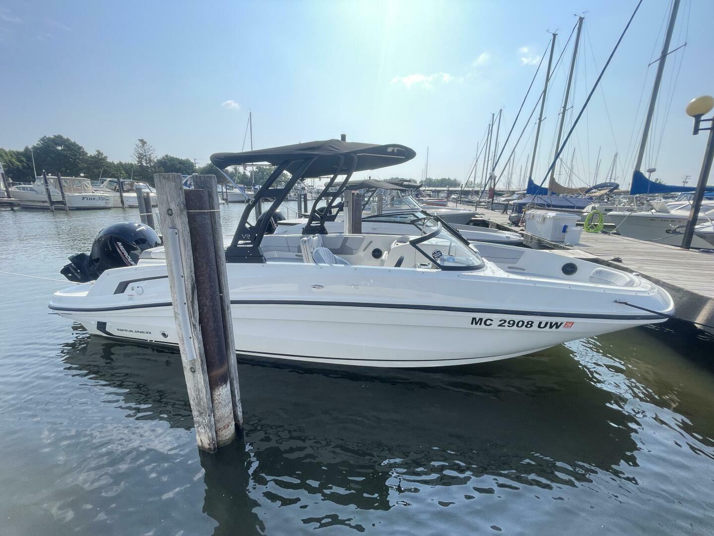 Slide: The Image of Bayliner VR6 Bowrider Outboard 2023 - 4906314