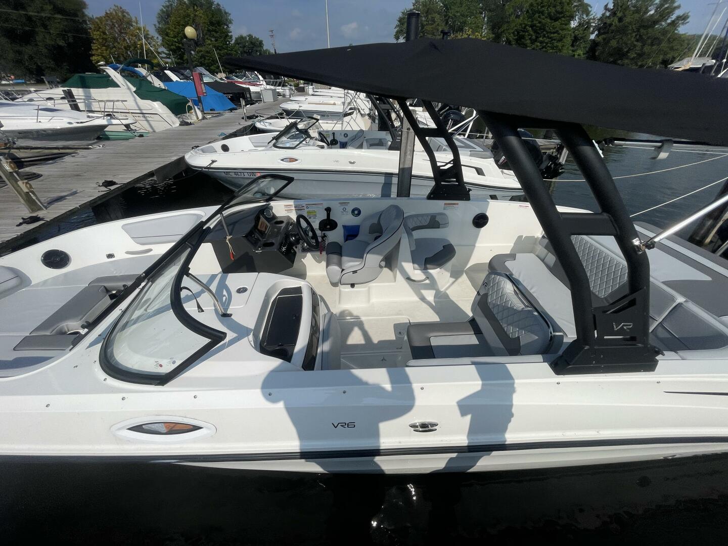 Slide: The Image of Bayliner VR6 Bowrider Outboard 2023 - 4906318