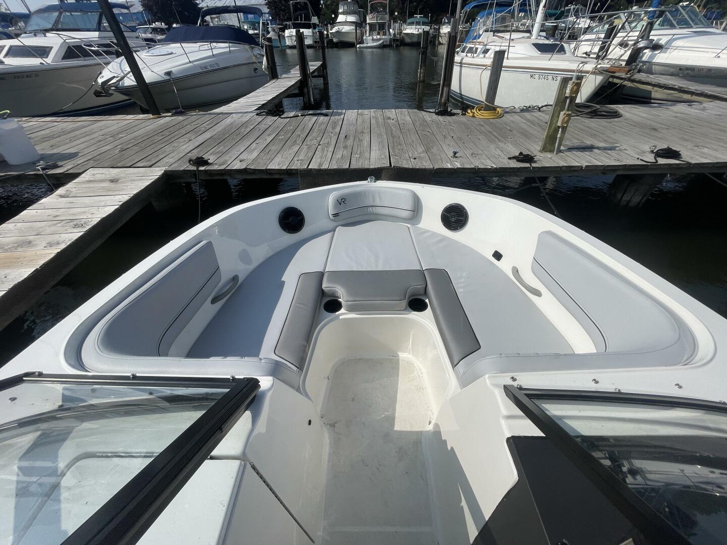 Slide: The Image of Bayliner VR6 Bowrider Outboard 2023 - 4906328