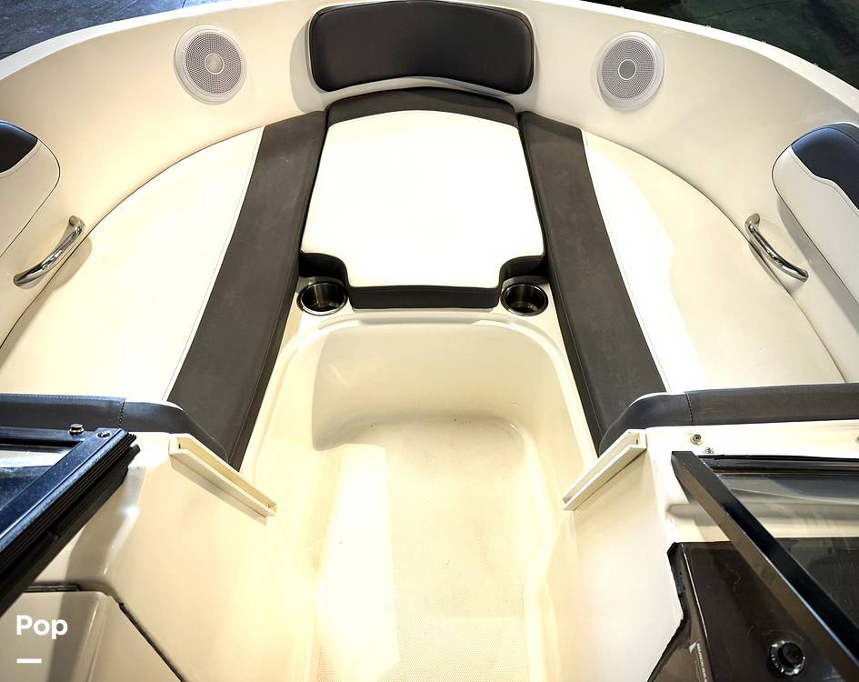 Slide: The Image of Bayliner VR6 OB 2020 - 32