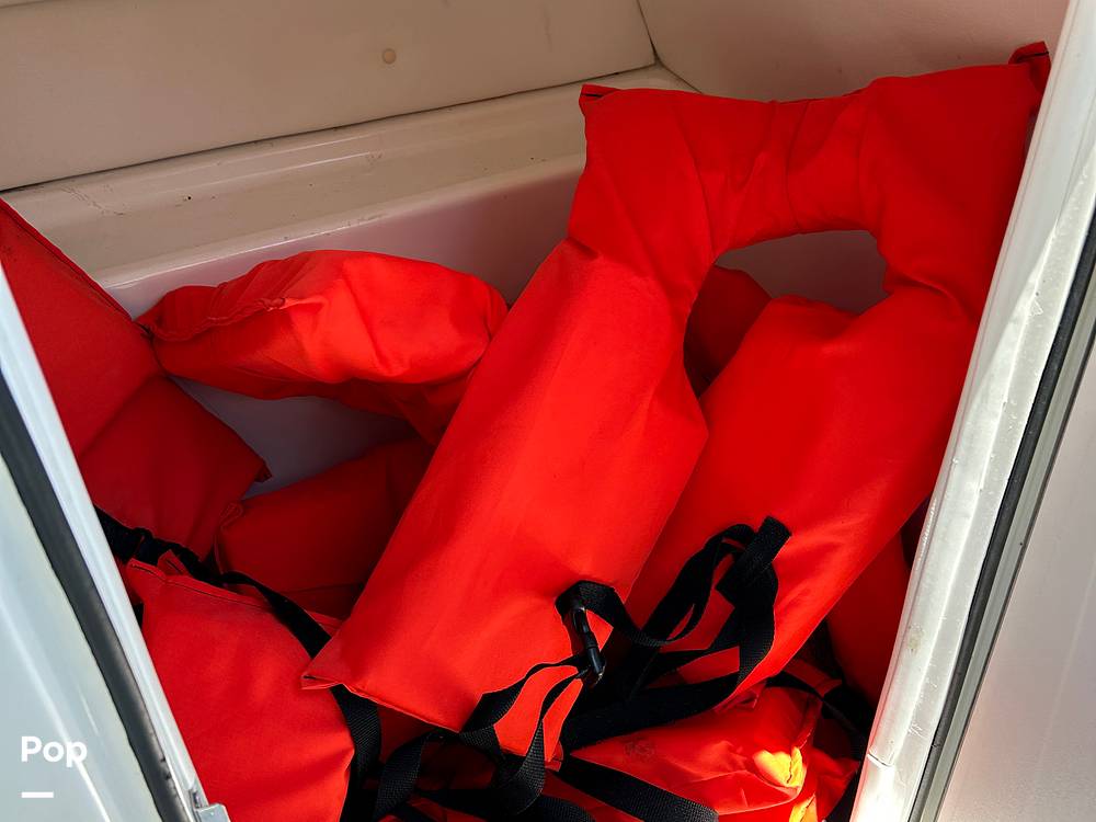 Slide: The Image of Bayliner VR6 OB 2022 - 33