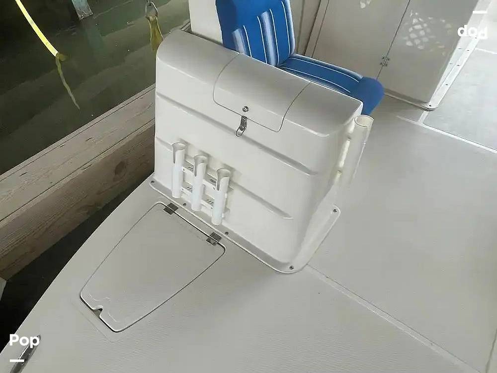 Slide: The Image of Live Wells/rod Holders - 25