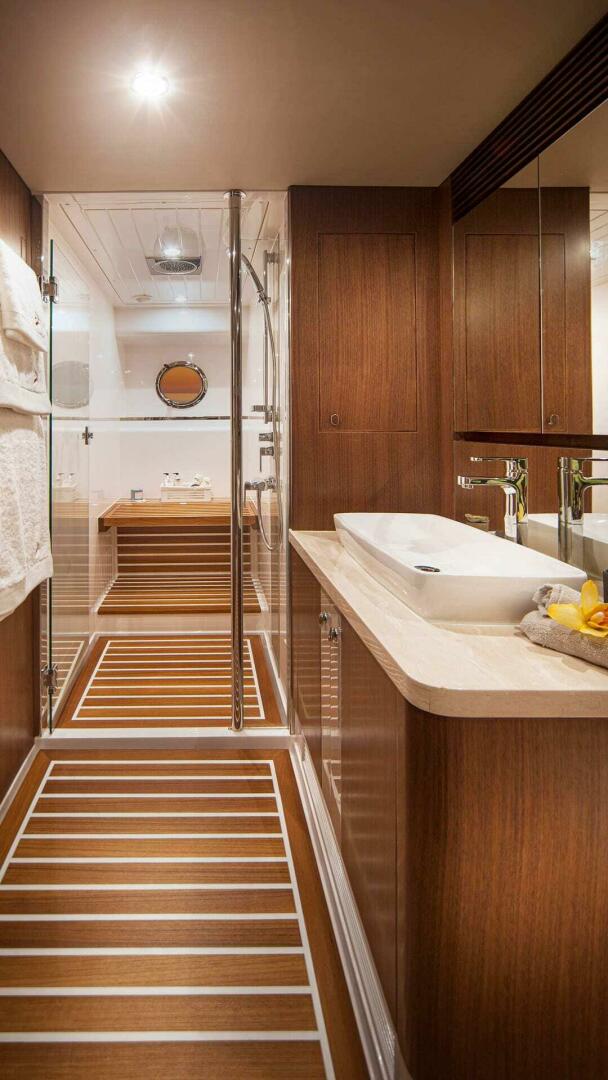 Slide: The Image of Belize 66 Daybridge Full Beam Master Ensuite 01 - 3944402