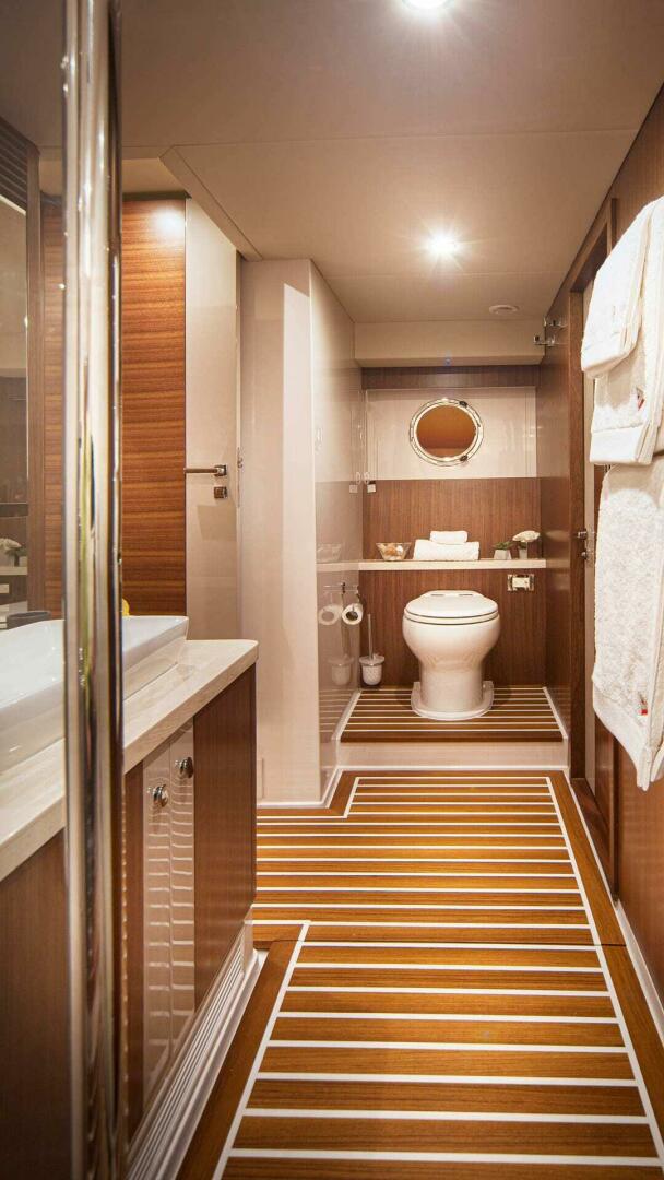 Slide: The Image of Belize 66 Daybridge Full Beam Master Ensuite 02 - 3944403