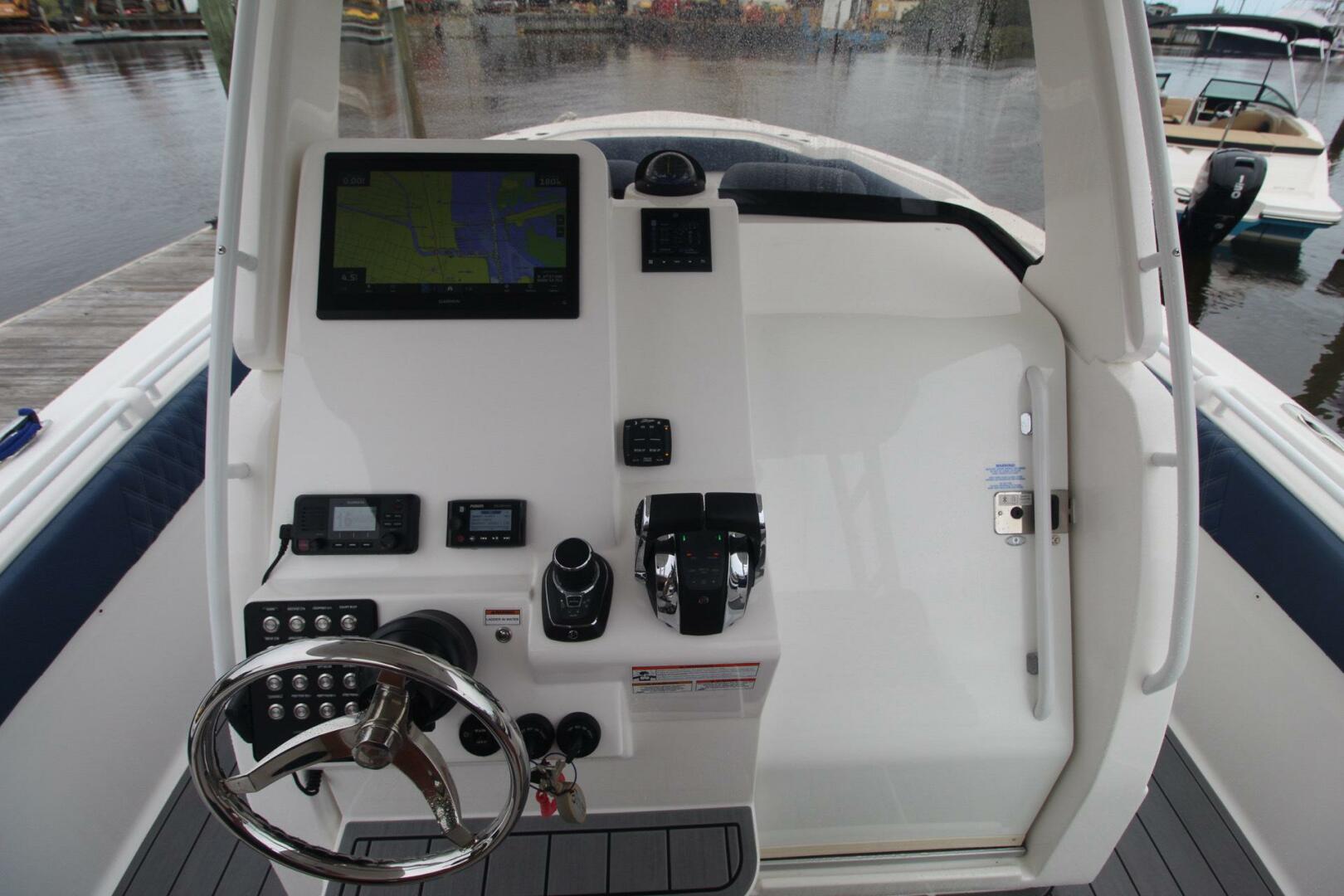 Slide: The Image of Belzona 32 CC Ohana - Helm 2020 Belzona 32 CC Ohana - 4185343