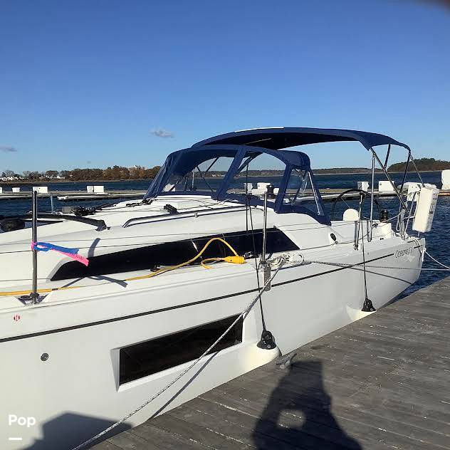 Slide: The Image of Beneteau 30.1 Oceanis 2023 - 13759400