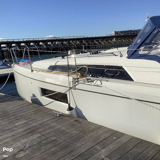 Slide: The Image of Beneteau 30.1 Oceanis 2023 - 13759401