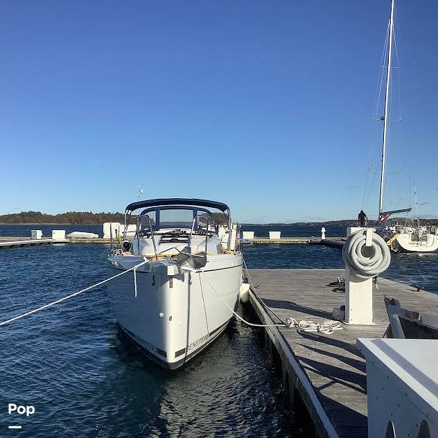 Slide: The Image of Beneteau 30.1 Oceanis 2023 - 13759404
