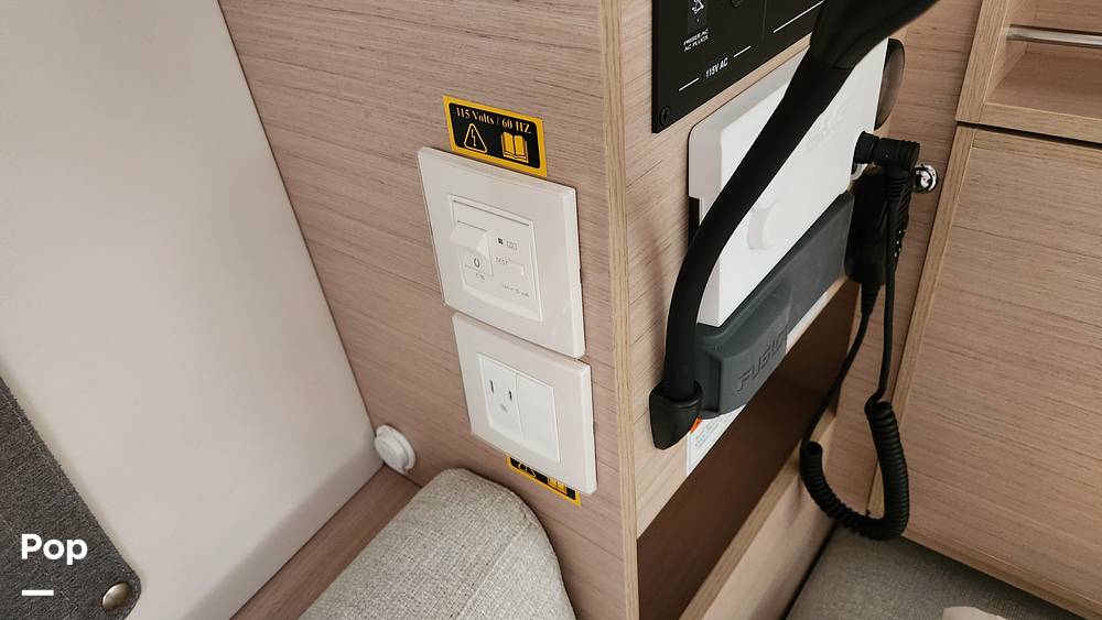 Slide: The Image of Beneteau 30.1 Oceanis 2023 - 14267341