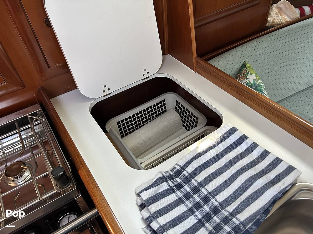 Slide: The Image of Beneteau 311 2004 - 15347688