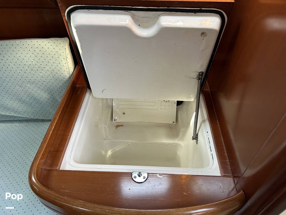 Slide: The Image of Beneteau 311 2004 - 15347689