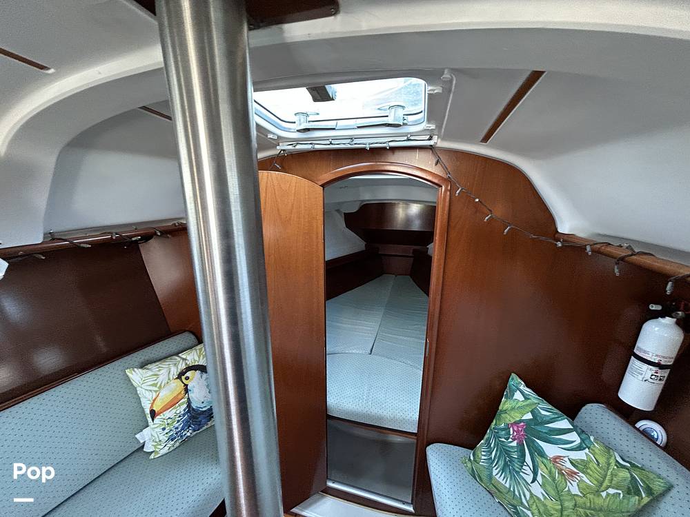 Slide: The Image of Beneteau 311 2004 - 15347694