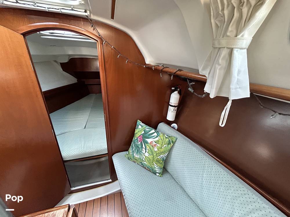 Slide: The Image of Beneteau 311 2004 - 15347695
