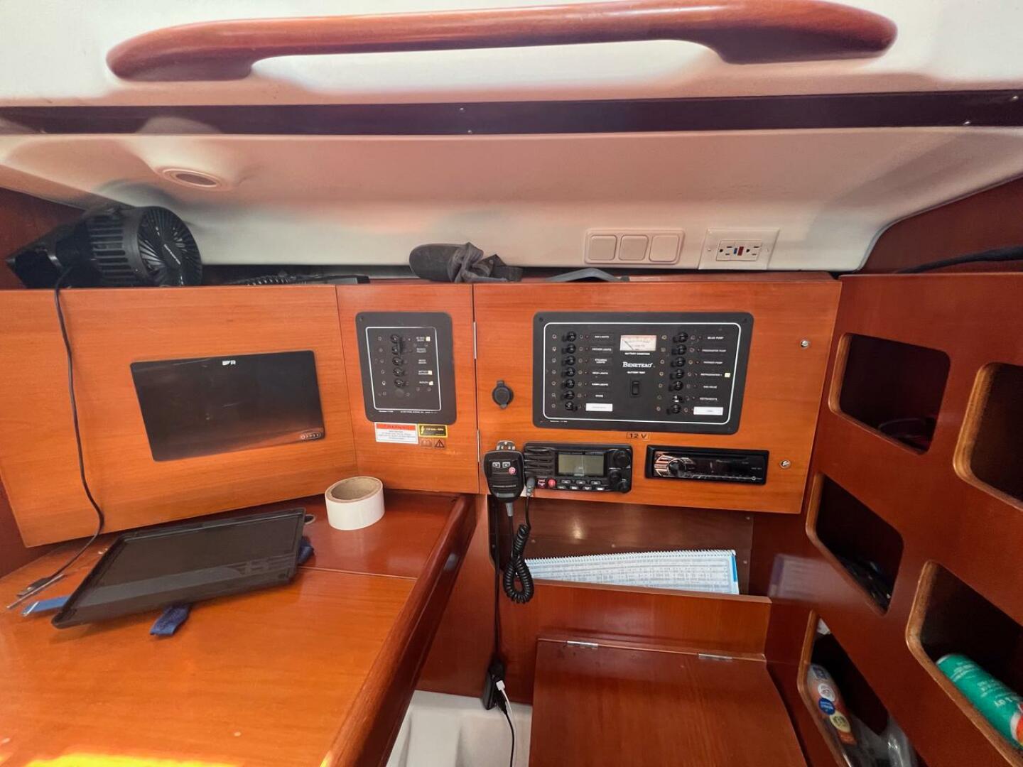 Slide: The Image of Beneteau 367 First 2005 - 5412315