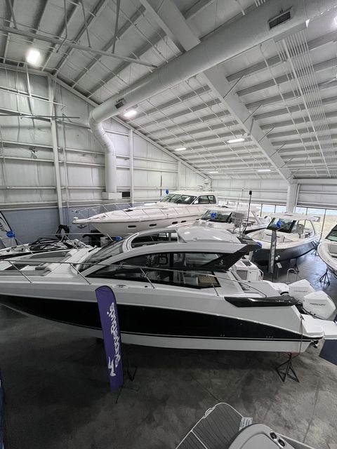 Slide: The Image of Beneteau 36OB 2023 - 1