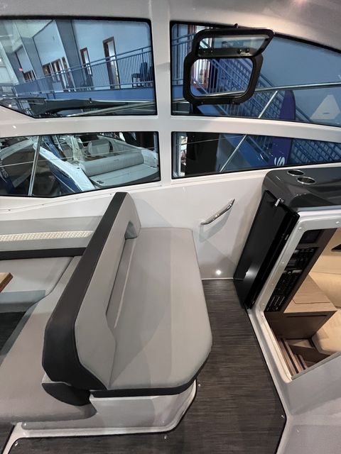 Slide: The Image of Beneteau 36OB 2023 - 15