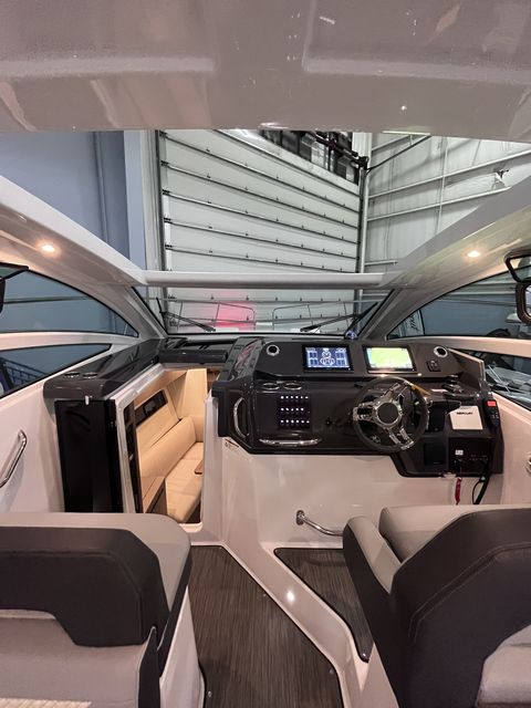 Slide: The Image of Beneteau 36OB 2023 - 22