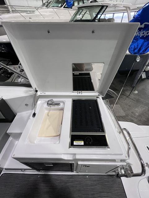 Slide: The Image of Beneteau 36OB 2023 - 23