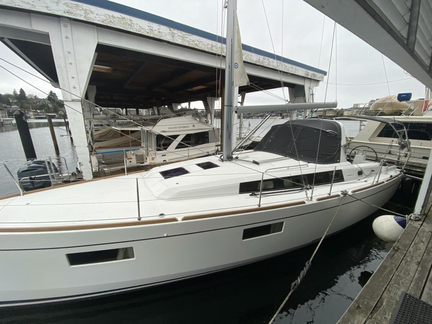 Slide: The Image of Beneteau 37 2017 - 0
