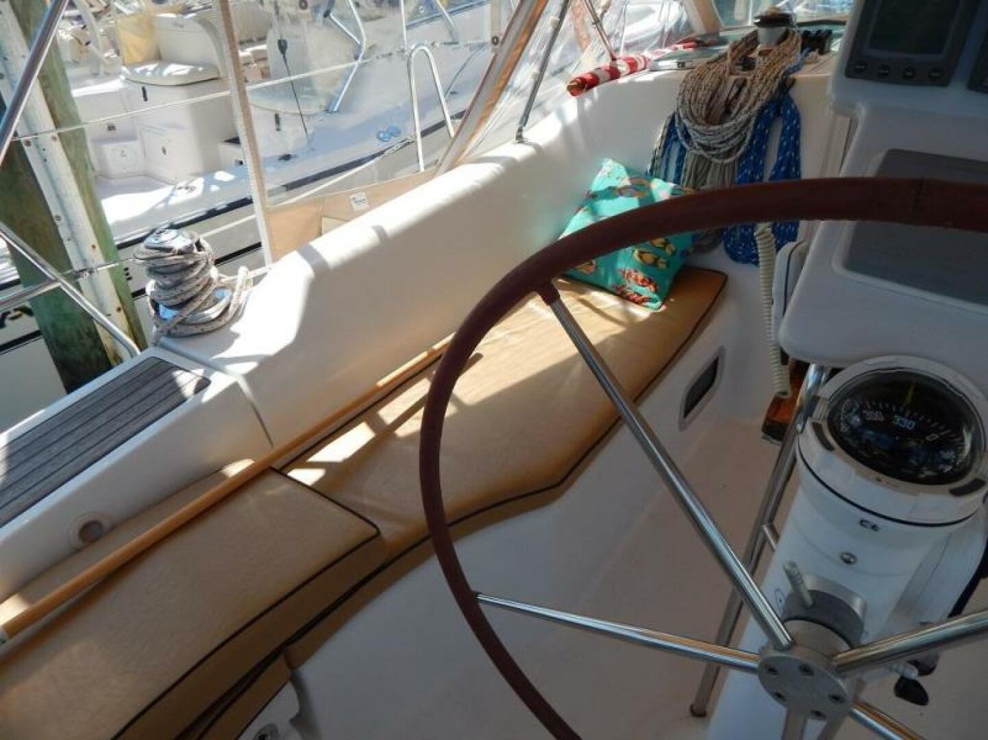 Slide: The Image of Beneteau 373 2004 - 5143473