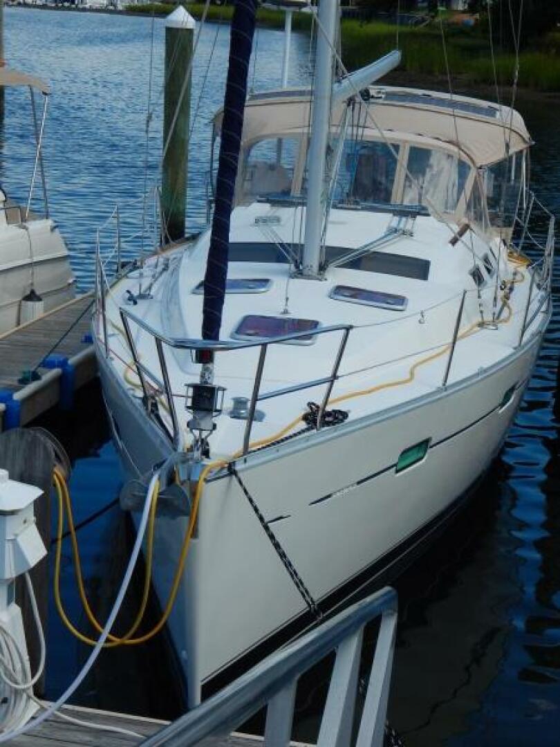 Slide: The Image of Beneteau 373 2004 - 5143479