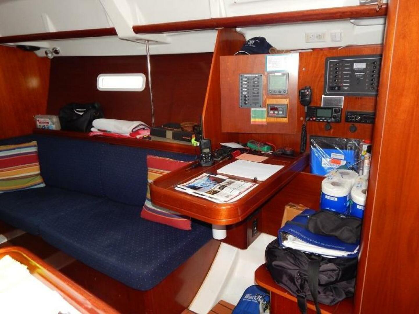 Slide: The Image of Beneteau 373 2004 - 5143458