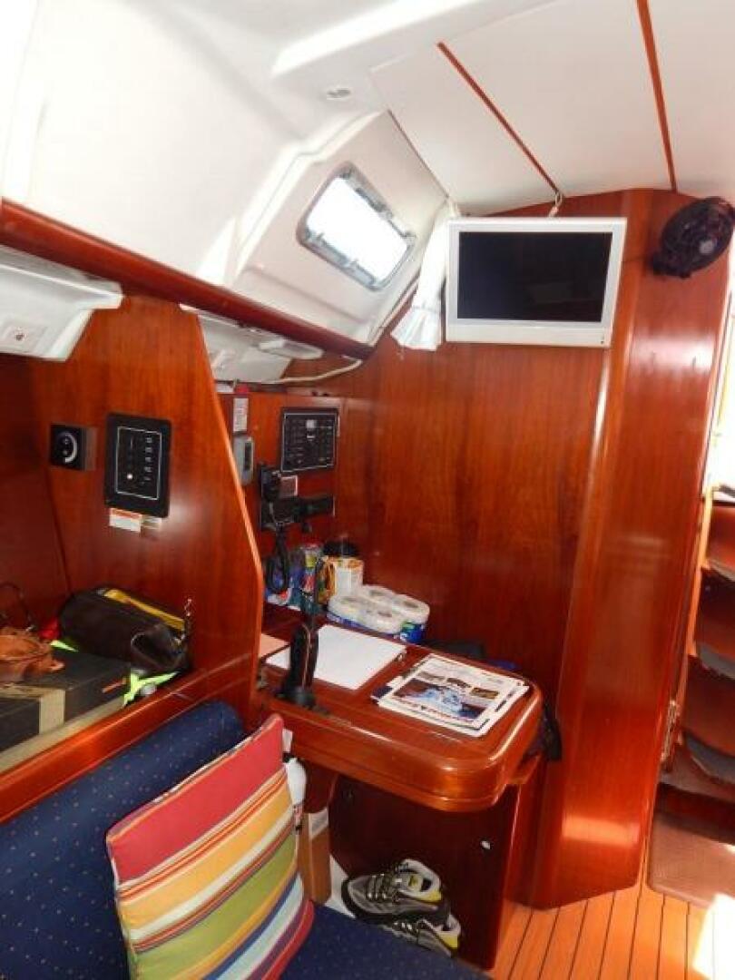 Slide: The Image of Beneteau 373 2004 - 5143460