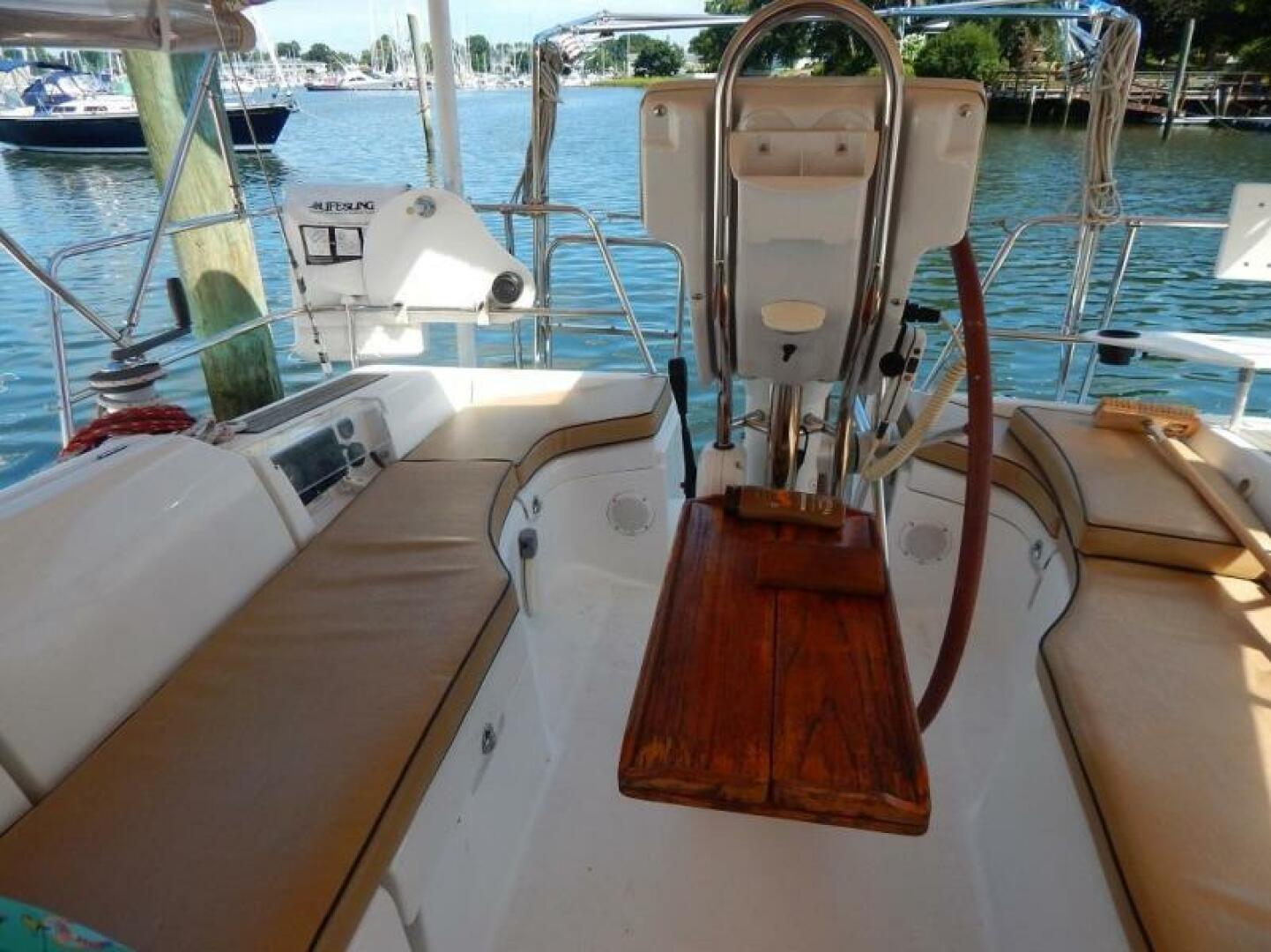 Slide: The Image of Beneteau 373 2004 - 5143469