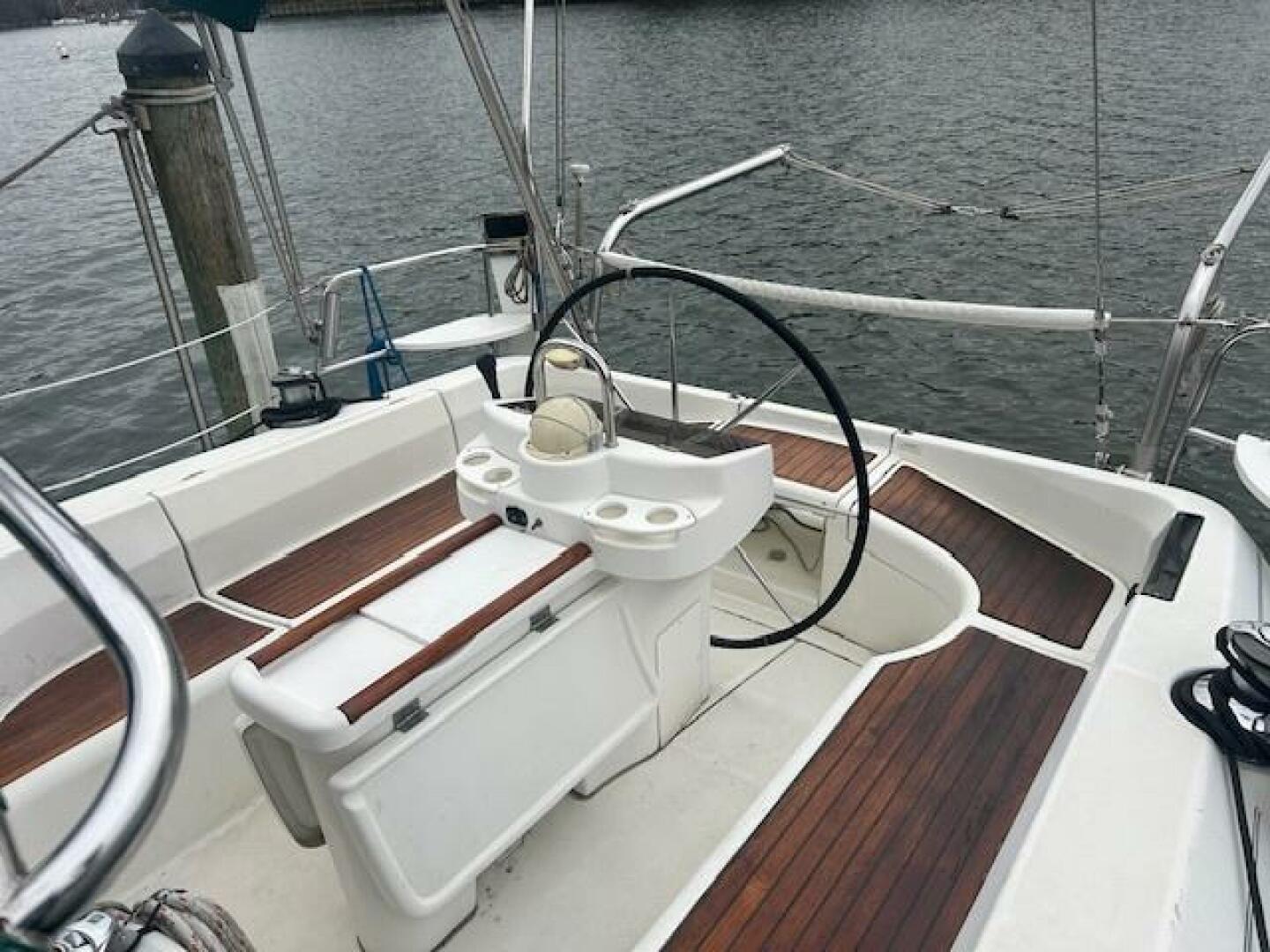 Slide: The Image of Beneteau 381 1998 - 4857610