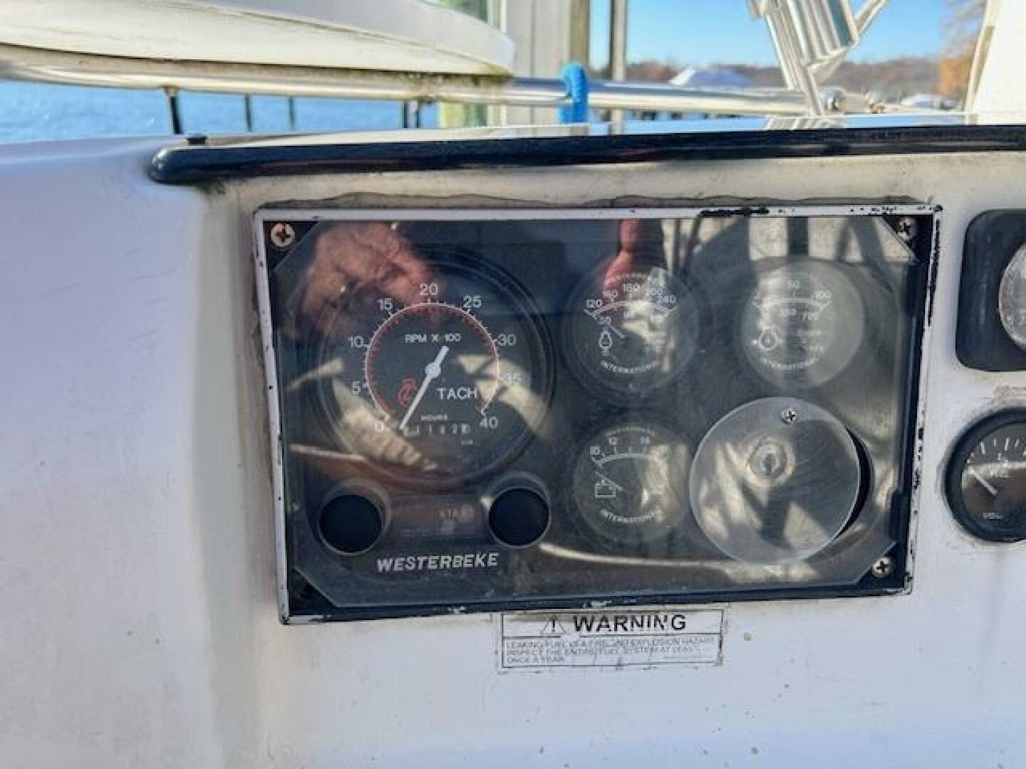 Slide: The Image of Beneteau 381 1998 - 4857600
