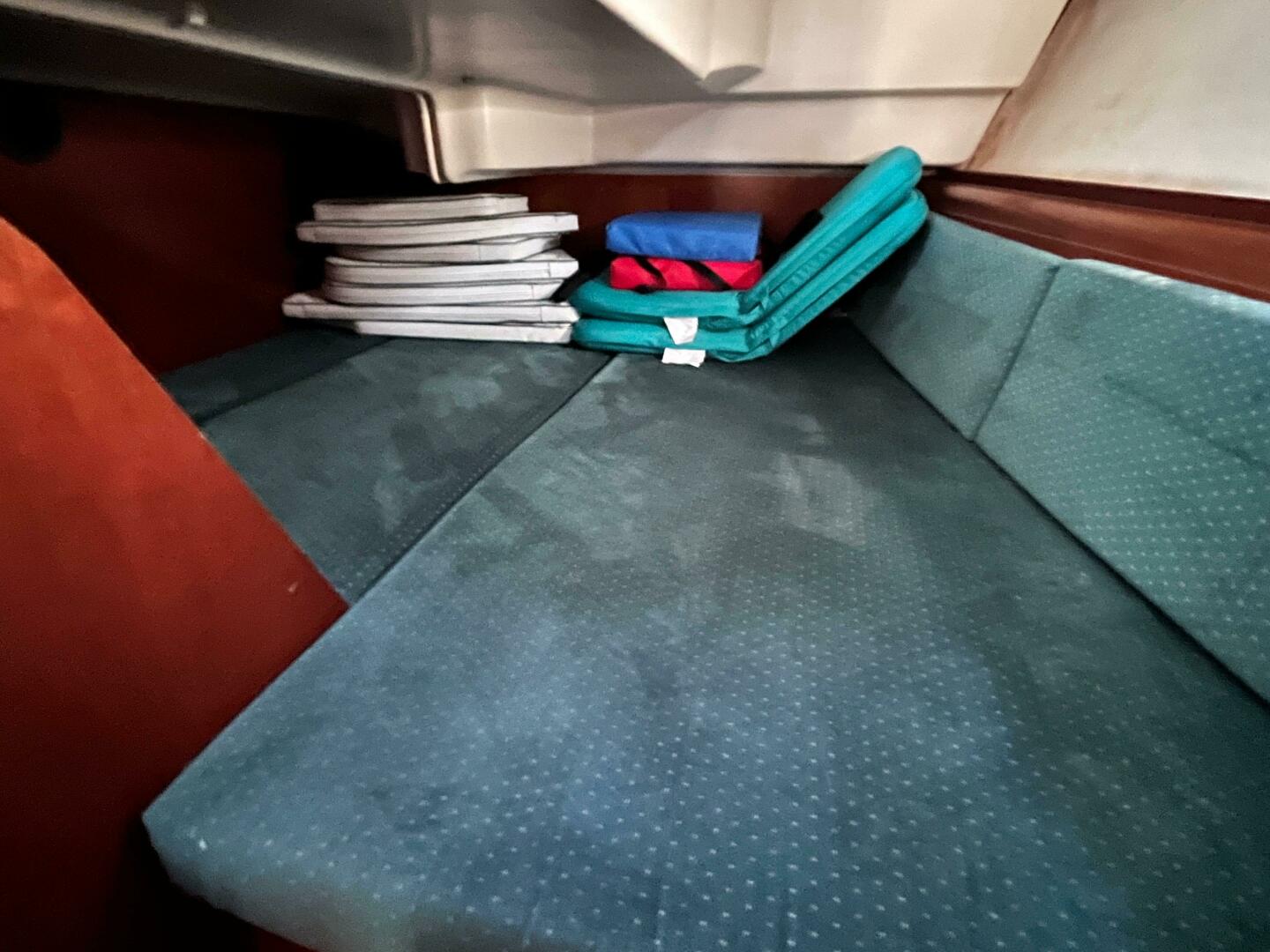 Slide: The Image of Beneteau 381 2001 - 4811773