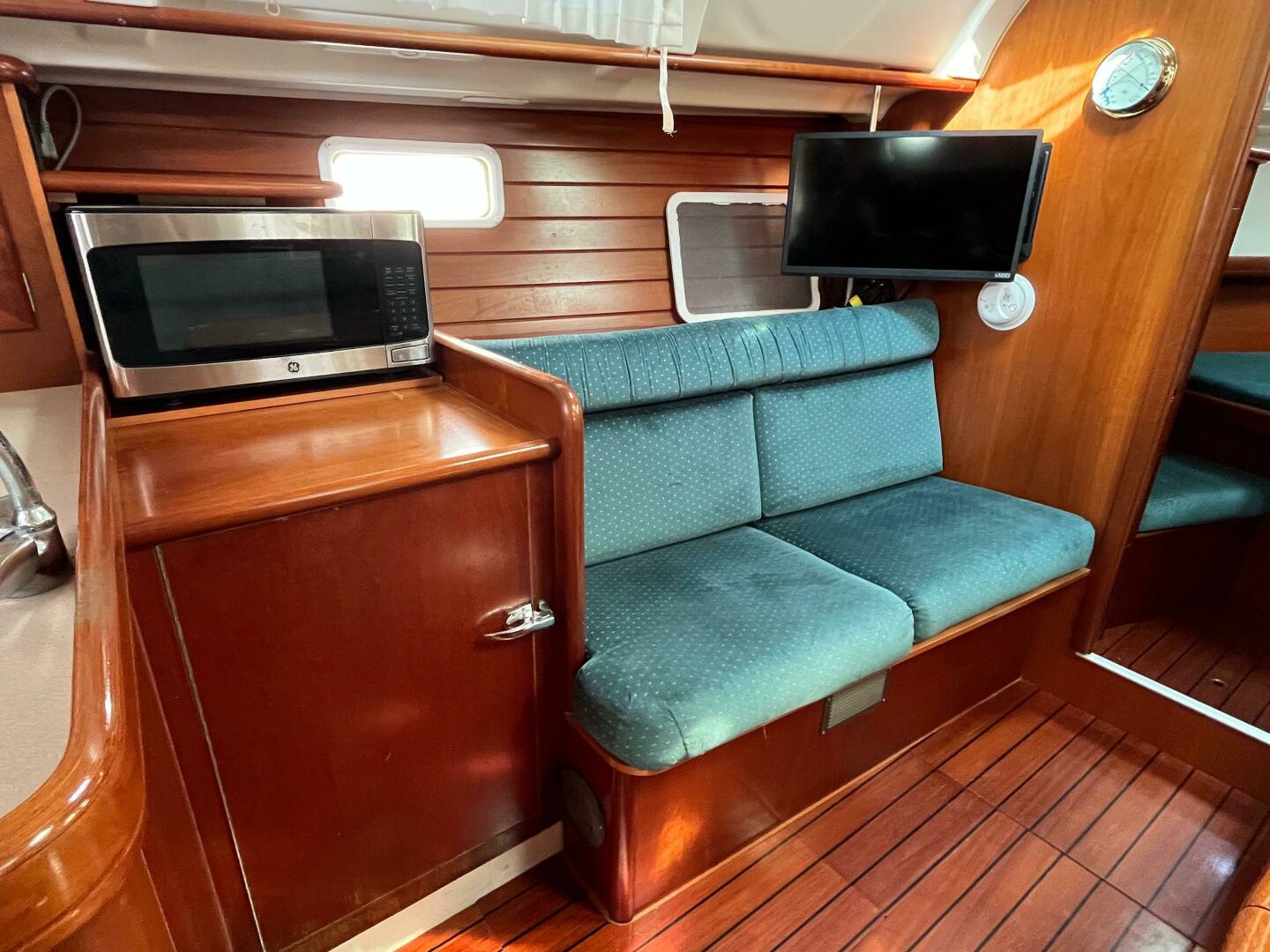 Slide: The Image of Beneteau 381 2001 - 4811775