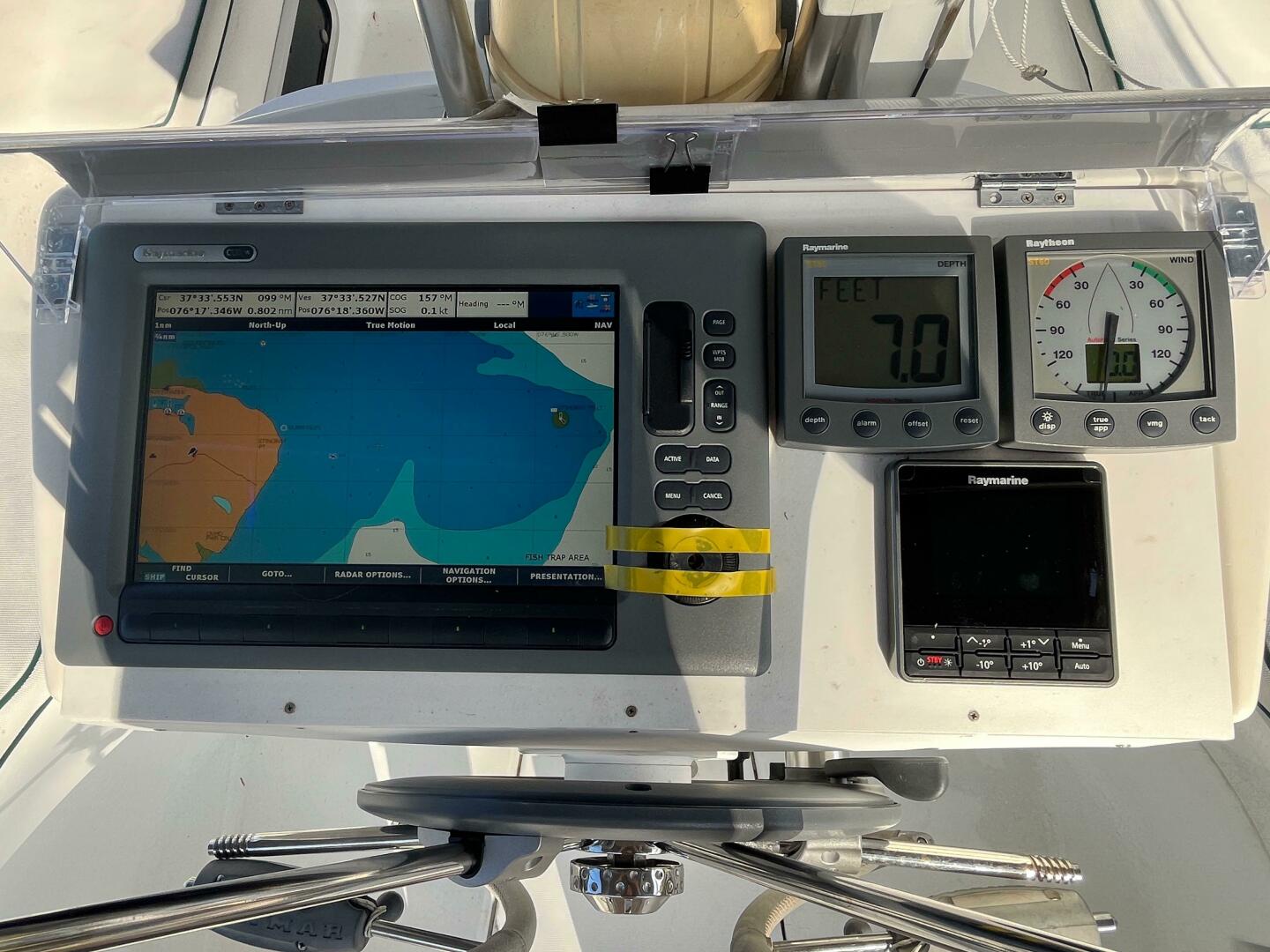 Slide: The Image of Beneteau 381 2001 - 4811792