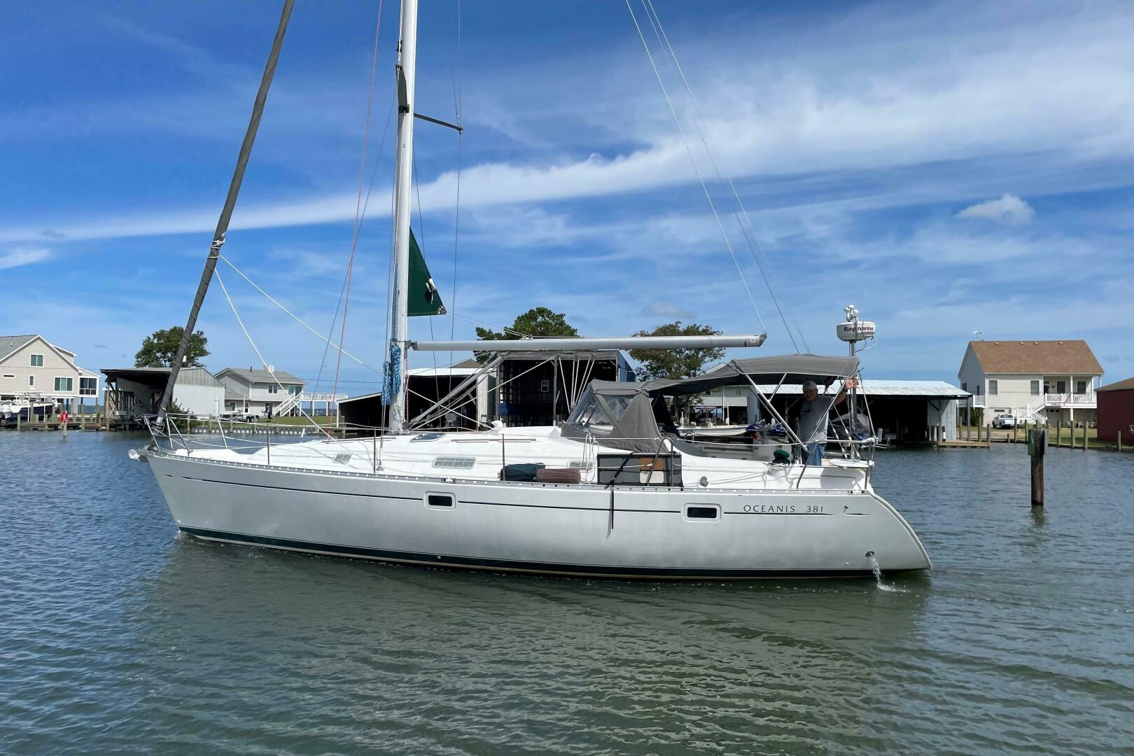 Slide: The Image of Beneteau 381 2001 - 4811740