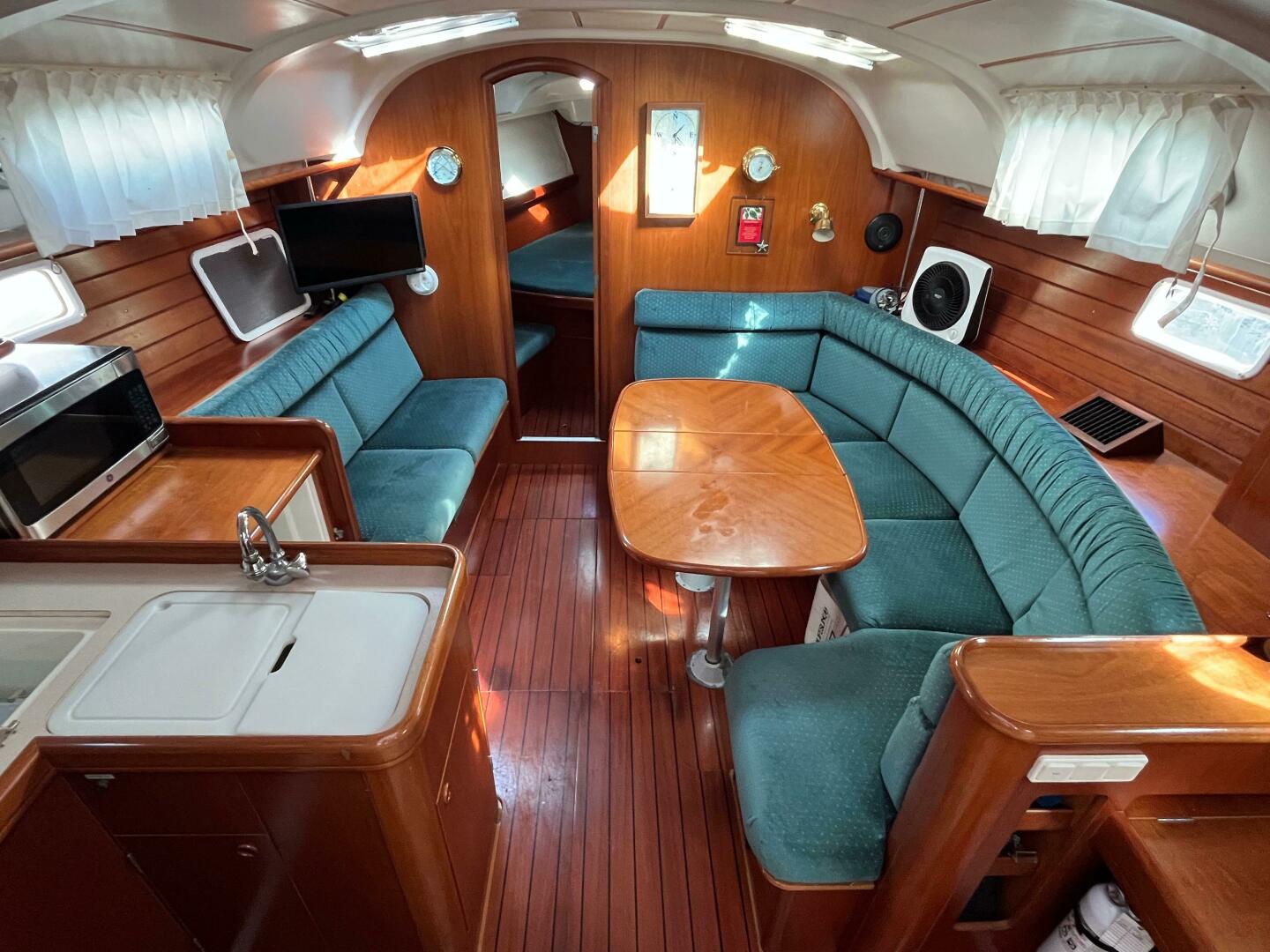 Slide: The Image of Beneteau 381 2001 - 4811742